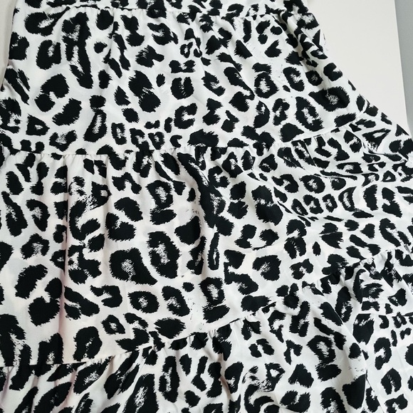 Sunday Up Black and White Animal Print Long Sleeve Dress - Picture 15 of 16